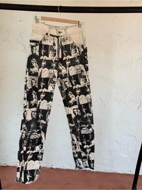 Queen of England Print Jeans